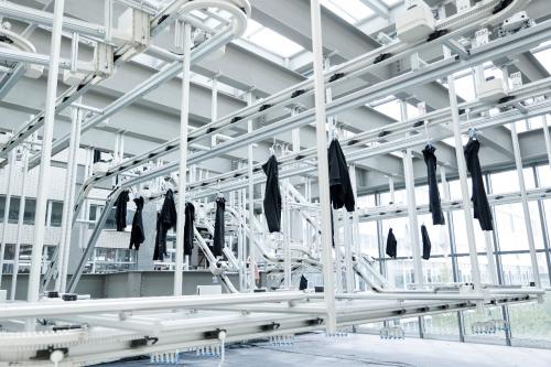 鞋服業(yè) 破壁人 ,特步超強(qiáng) 無(wú)界 系統(tǒng)橫空出世